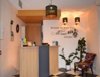  Vacation Hub International | Hotel Jazz Room