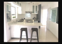  Vacation Hub International | Kite Beach Garden Apartment Room
