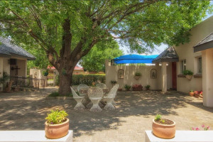  Vacation Hub International | Africlassic Guesthouse Room