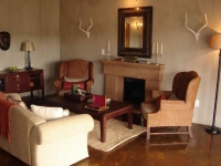  Vacation Hub International | Hlosi Game Lodge Room