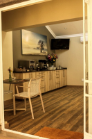  Vacation Hub International | Polo Guest House Room