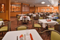  Vacation Hub International | Holiday Inn Martinsburg Room