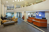  Vacation Hub International | Holiday Inn Express & Suites Atlanta Downtown Room