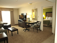  Vacation Hub International | Holiday Inn & Suites Across from Universal Orlando™ Room