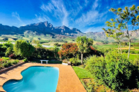  Vacation Hub International | Brandwag Cottage Room