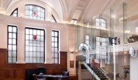  Vacation Hub International | Town Hall Hotel & Apartments Room