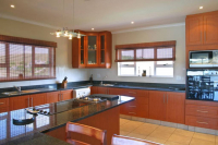  Vacation Hub International | Double View Bed & Breakfast Room