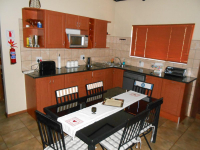  Vacation Hub International | DaGama Lake Cottages Room