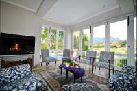  Vacation Hub International | Reflections on the Water Room