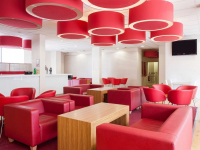  Vacation Hub International | Travelodge London Kew Bridge Room