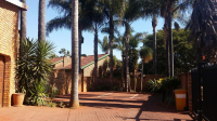  Vacation Hub International | The Club House Guesthouse Room