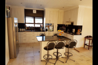  Vacation Hub International | Living@Large Room