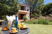 Vacation Hub International | Lemon Tree Lane Guest House Room