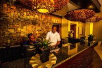  Vacation Hub International | Coyotes Hotel & Conference Centre Room