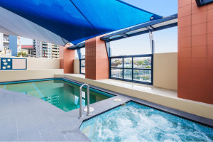  Vacation Hub International | Mantra on Queen Room