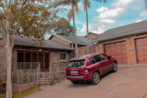  Vacation Hub International | The Rand lodge Room