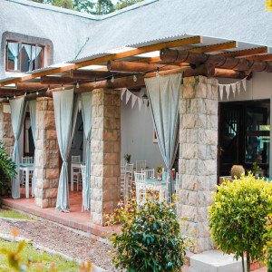  Vacation Hub International | Farm & Fellow Guest House Room