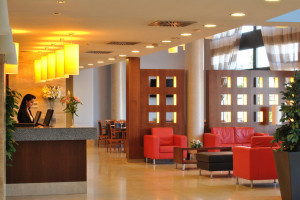  Vacation Hub International | Avant Torrejon Room