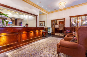  Vacation Hub International | London Elizabeth Hotel Room