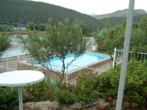  Vacation Hub International | Oppi Dam Room