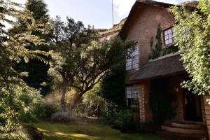  Vacation Hub International | Cottage Pie Clarens Room