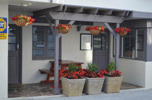 Vacation Hub International | TwentyFour17 Inn Guest House Room