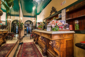  Vacation Hub International | Hotel Fontana Room