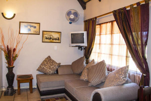  Vacation Hub International | Aristo Manor Self catering Wydah Unit Room
