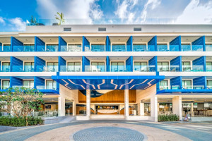  Vacation Hub International | Hotel Clover Patong Room