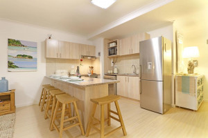  Vacation Hub International | Azure 6 Room