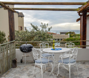  Vacation Hub International | Open Home - Cottage by the Sea Room