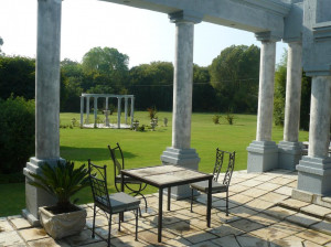  Vacation Hub International | Ancient Emperor Guest Estate Room