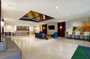  Vacation Hub International | Holiday Inn Ottawa Dwtn - Parliament Hill Room