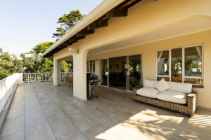  Vacation Hub International | Tree-Top Retreat Room