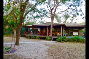  Vacation Hub International | Imani Bush House Room