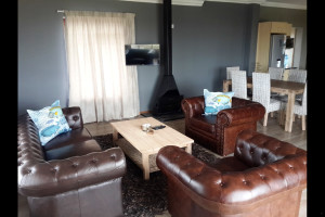  Vacation Hub International | 88 de Mist - Upstairs Unit Room