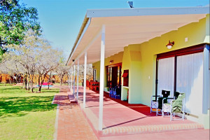 Vacation Hub International | Crimson Bush Lodge Room