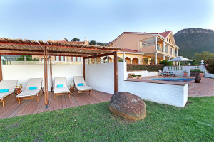  Vacation Hub International | Apricot Gardens Boutique Guesthouse Room