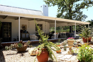  Vacation Hub International | San Gabriel Room
