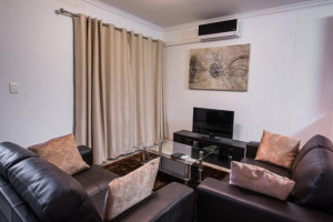  Vacation Hub International | Konan's Apartments - Luxury Two Bedroom Unit Room