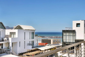  Vacation Hub International | Eden On The Bay 238 Room