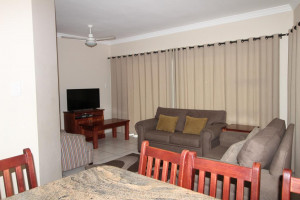  Vacation Hub International | Topanga 50 Room