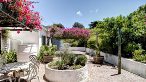  Vacation Hub International | Little Paradise Room