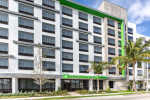 Vacation Hub International | Wyndham Garden Ft Lauderdale Airport & Cruise Port Room
