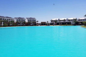  Vacation Hub International | The Blade Room