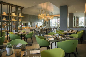  Vacation Hub International | Novotel Muscat Room