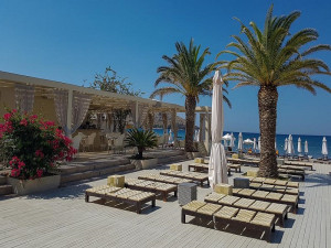  Vacation Hub International | Plaza Resort Hotel Room