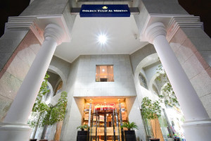  Vacation Hub International | Golden Tulip Al Mektan Room