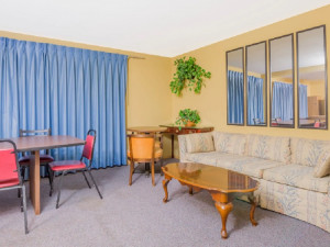  Vacation Hub International | Super 8 by Wyndham Shelbyville Room