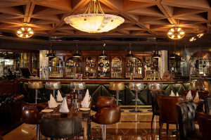  Vacation Hub International | The Royal Plaza Room